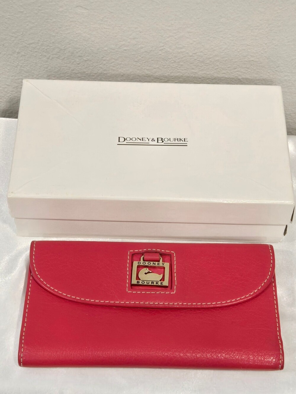Dooney & Bourke Red Pebbled Leather Wallet With Box - Picture 2 of 16
